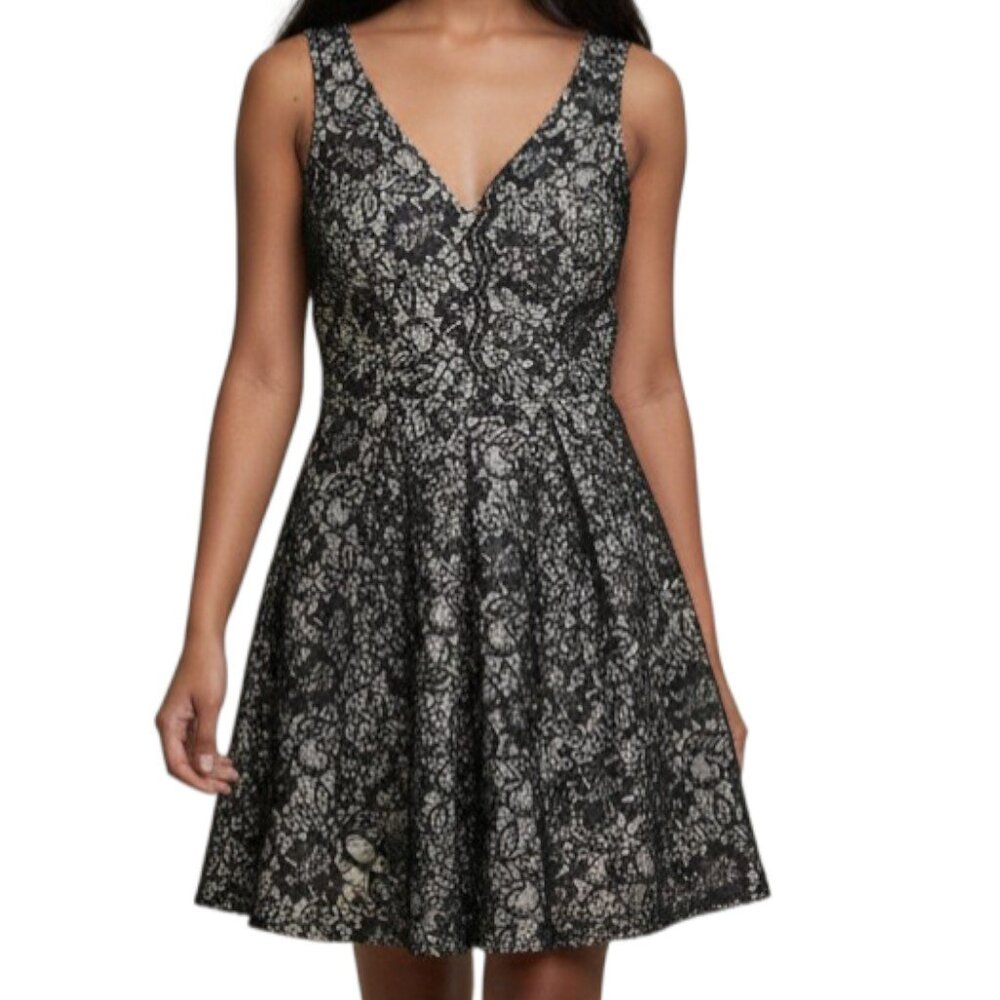 FRANCESCA'S Black Lace Overlay Sweetheart Fit & Flare Mini Skater Dress - Small